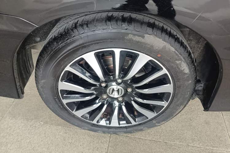 Used Honda Crider 2013 1.8L automatic luxury edition Exterior 5
