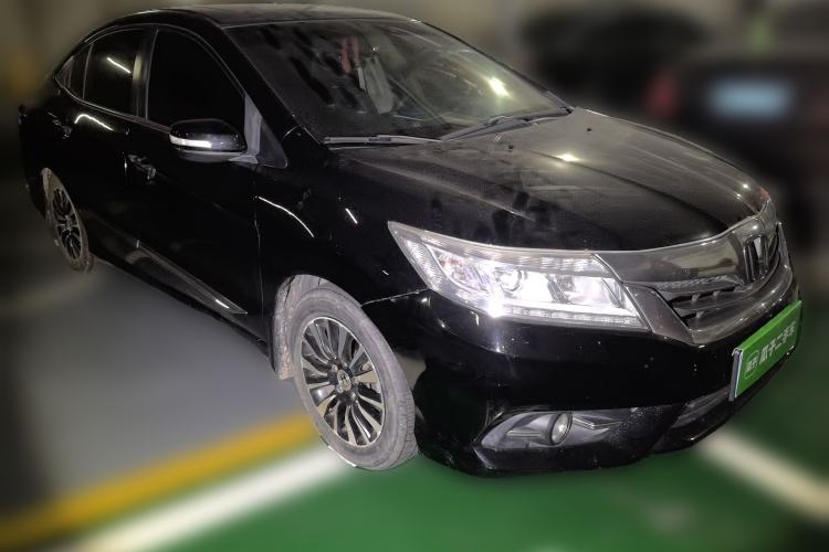 Used Honda Crider 2013 1.8L automatic luxury edition Front Right 45 Deg