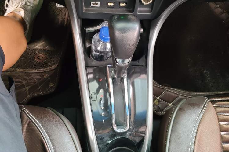 Used Honda Crider 2013 1.8L automatic luxury edition Gear Lever