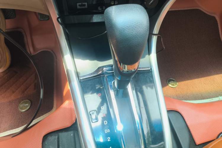 Used Honda Crider 2013 1.8L automatic luxury edition Gear Lever
