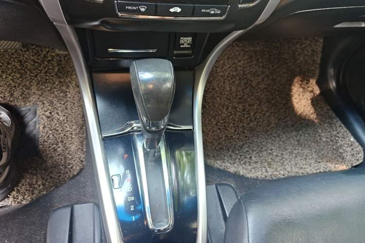 Used Honda Crider 2013 1.8L automatic flagship version Gear Lever