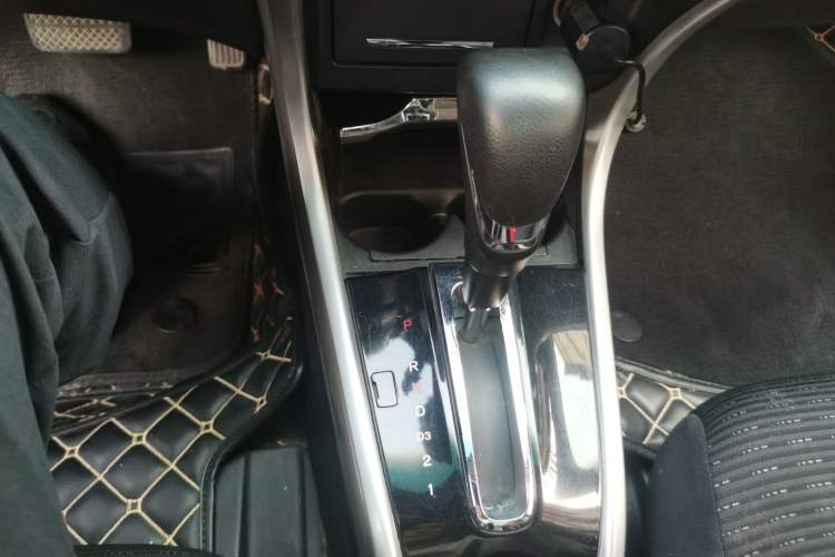 Used Honda Crider 2013 1.8L automatic luxury edition Gear Lever