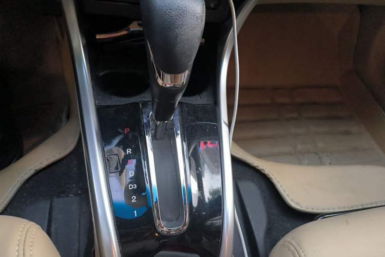 Used Honda Crider 2013 1.8L automatic comfort version Gear Lever