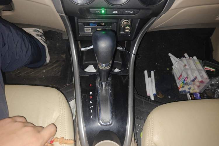 Used Honda Crider 2013 1.8L automatic luxury edition Gear Lever