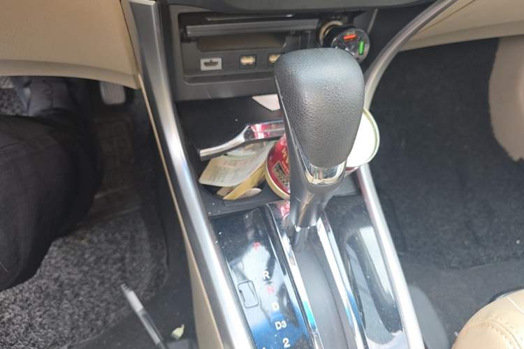 Used Honda Crider 2013 1.8L automatic luxury edition Gear Lever