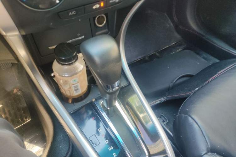 Used Honda Crider 2013 1.8L automatic luxury edition Gear Lever