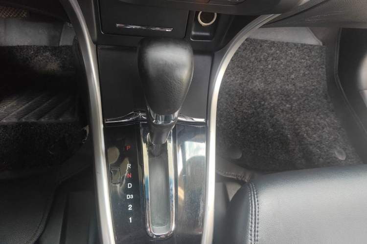 Used Honda Crider 2013 1.8L automatic luxury edition Gear Lever