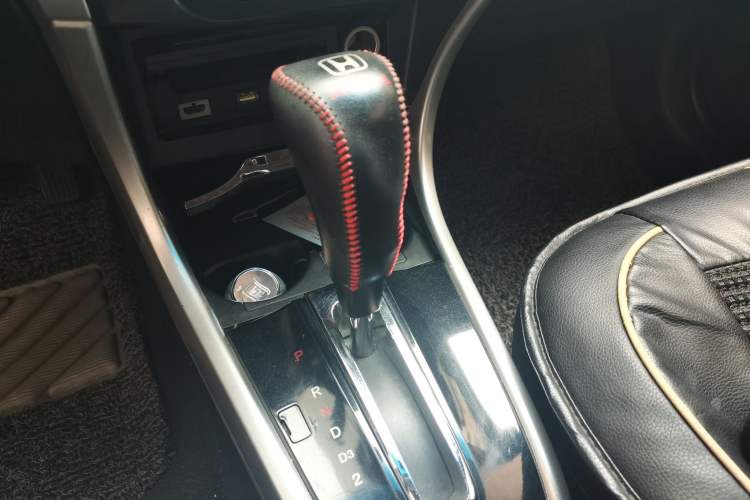 Used Honda Crider 2013 1.8L automatic luxury edition Gear Lever