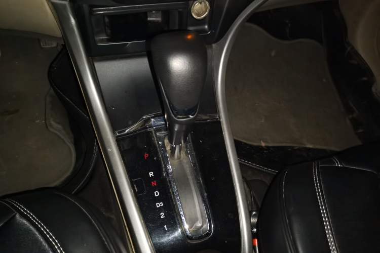 Used Honda Crider 2013 1.8L automatic comfort version Gear Lever