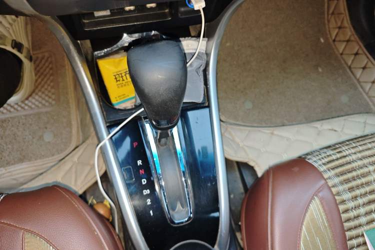 Used Honda Crider 2013 1.8L automatic luxury edition Gear Lever