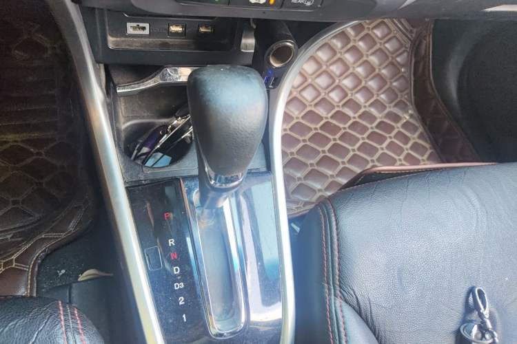 Used Honda Crider 2013 1.8L automatic luxury edition Gear Lever