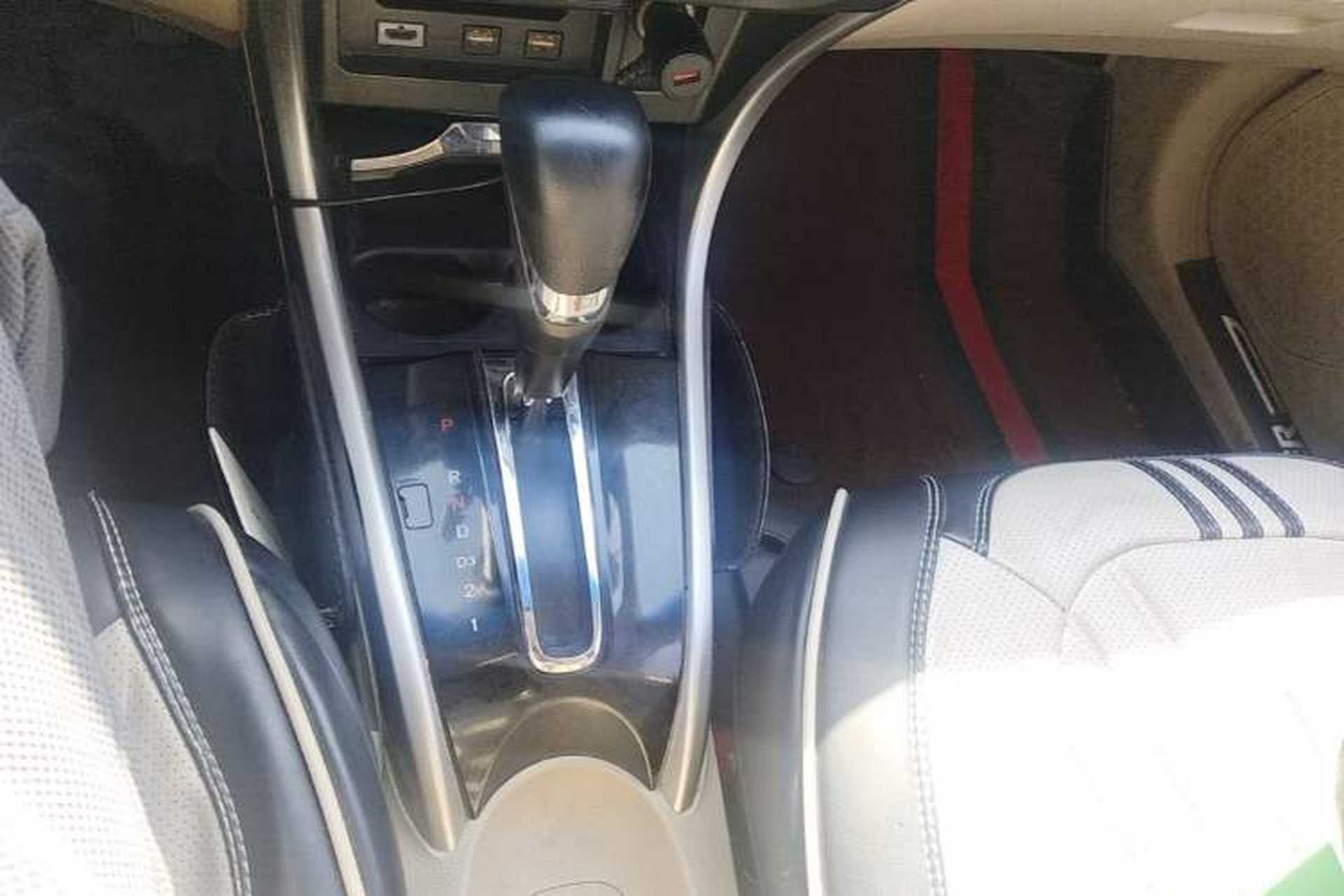 Used Honda Crider 2013 1.8L automatic luxury edition Gear Lever