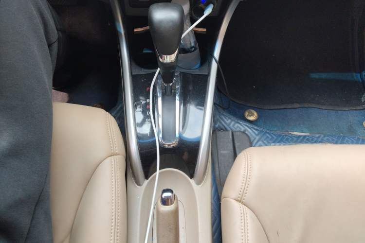 Used Honda Crider 2013 1.8L automatic luxury edition Gear Lever