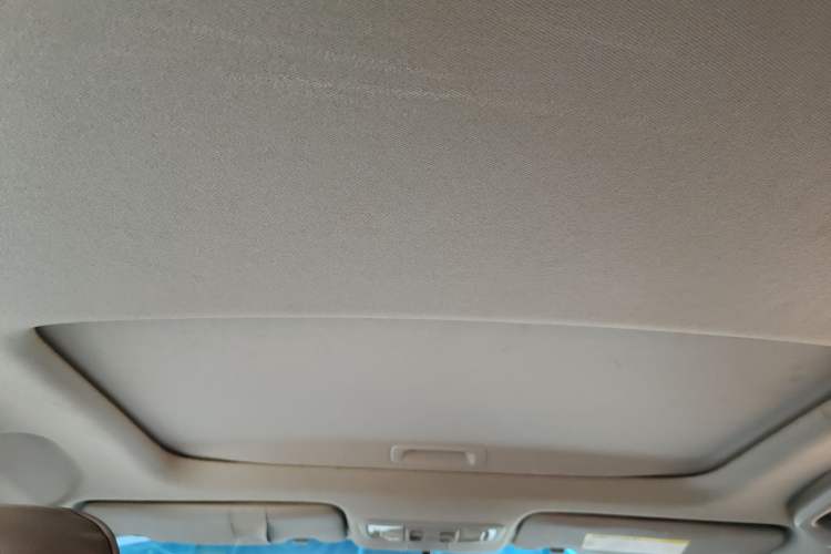 Used Honda Crider 2013 1.8L automatic luxury edition Headliner