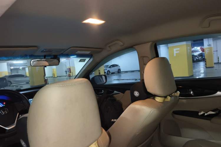 Used Honda Crider 2013 1.8L automatic comfort version Headliner