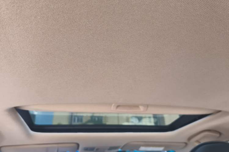 Used Honda Crider 2013 1.8L automatic luxury edition Headliner