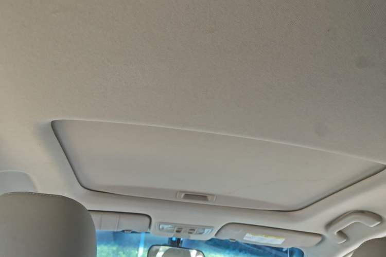 Used Honda Crider 2013 1.8L automatic luxury edition Headliner