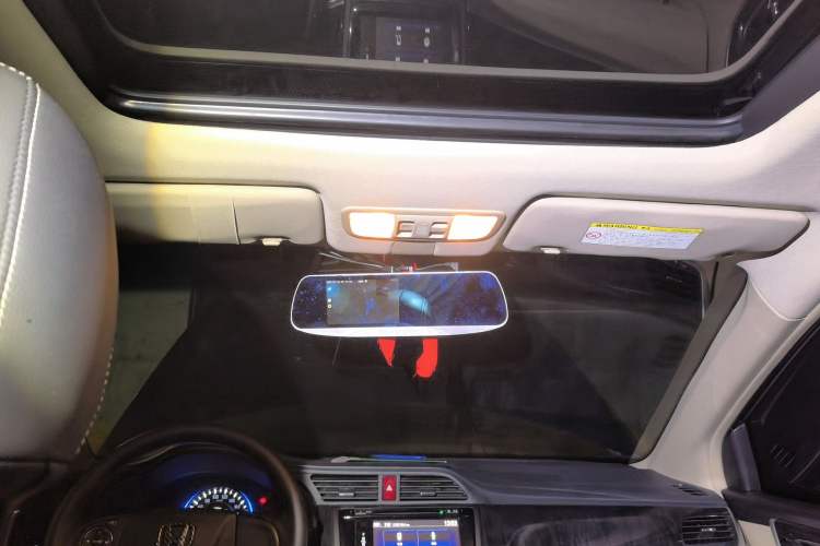Used Honda Crider 2013 1.8L automatic luxury edition Headliner