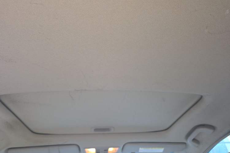 Used Honda Crider 2013 1.8L automatic luxury edition Headliner