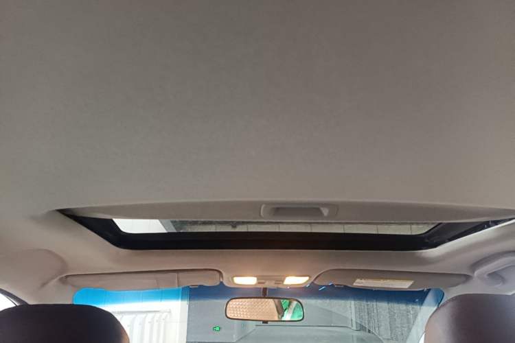 Used Honda Crider 2013 1.8L automatic luxury edition Headliner
