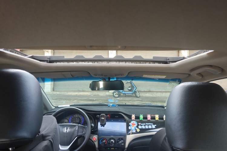 Used Honda Crider 2013 1.8L automatic luxury edition Headliner