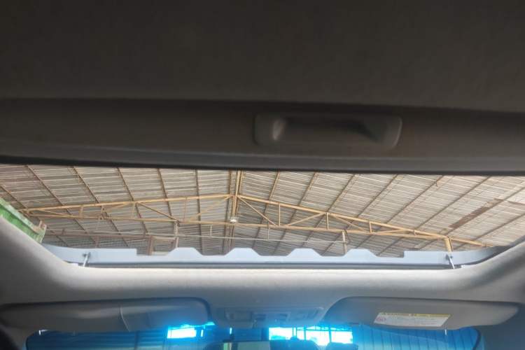 Used Honda Crider 2013 1.8L automatic luxury edition Headliner