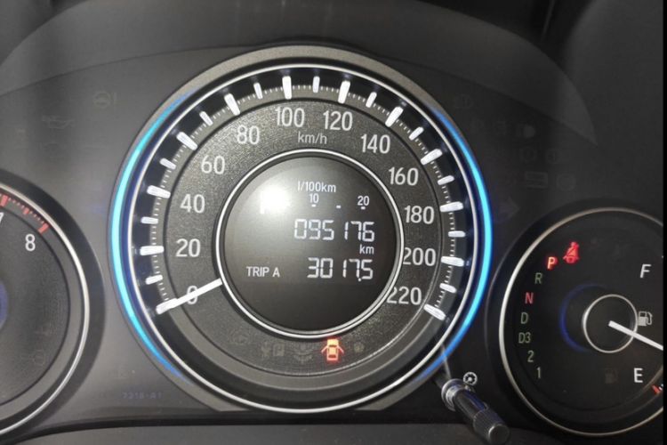 Used Honda Crider 2013 1.8L automatic luxury edition Interior 1
