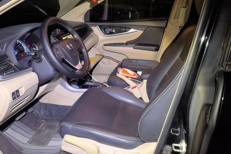 Used Honda Crider 2013 1.8L automatic luxury edition Left Front Seat