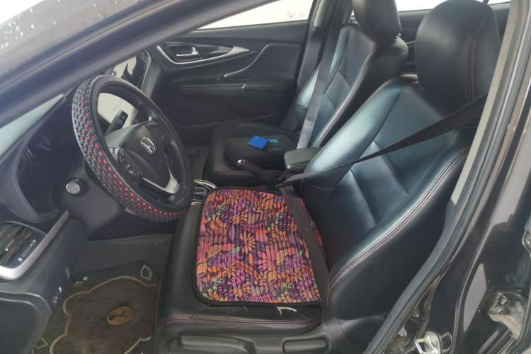 Used Honda Crider 2013 1.8L automatic luxury edition Left Front Seat