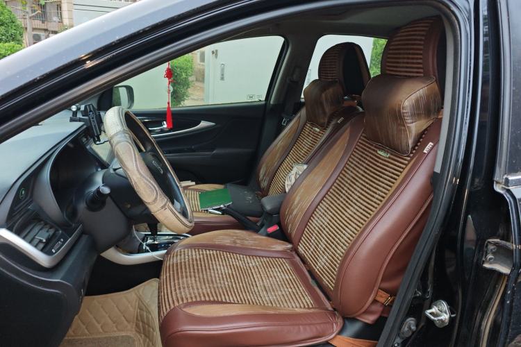 Used Honda Crider 2013 1.8L automatic luxury edition Left Front Seat