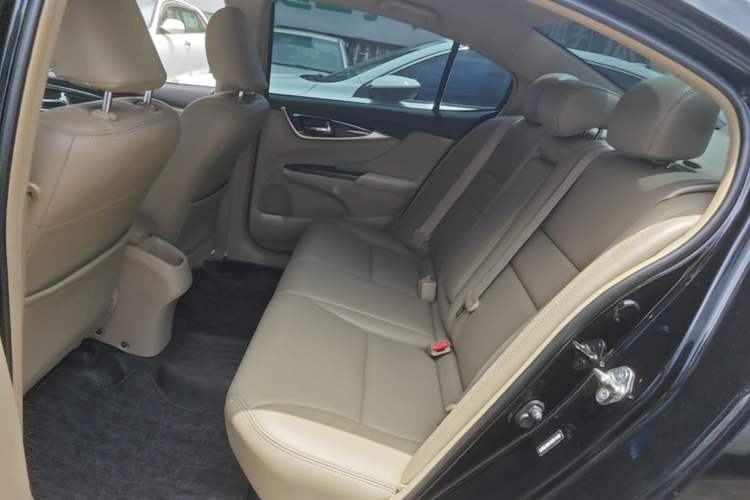 Used Honda Crider 2013 1.8L automatic luxury edition Left Rear Seat