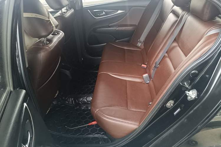 Used Honda Crider 2013 1.8L automatic luxury edition Left Rear Seat