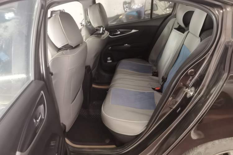 Used Honda Crider 2013 1.8L automatic luxury edition Left Rear Seat