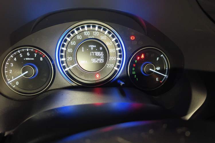 Used Honda Crider 2013 1.8L automatic comfort version Odometer Close Up