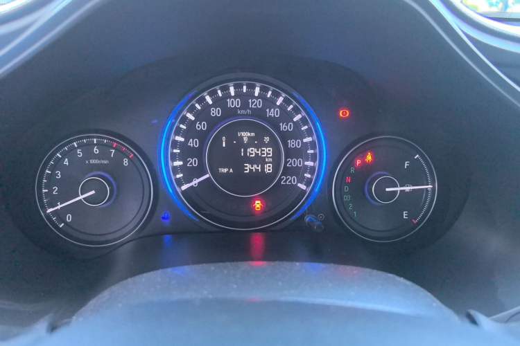 Used Honda Crider 2013 1.8L automatic luxury edition Odometer Close Up