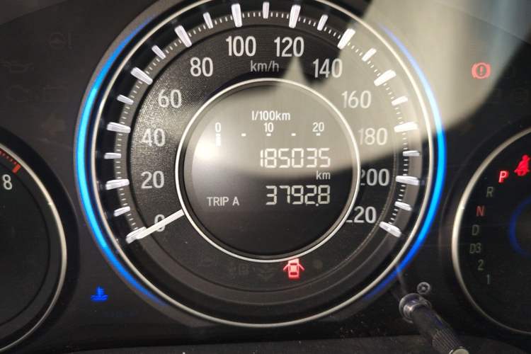Used Honda Crider 2013 1.8L automatic comfort version Odometer Close Up