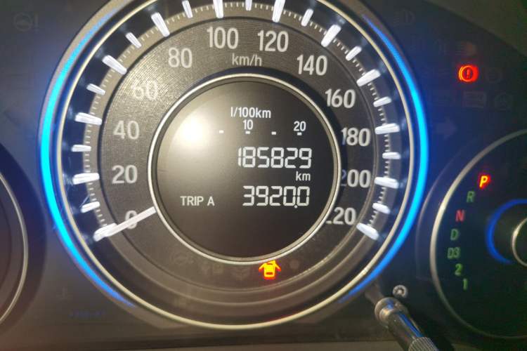 Used Honda Crider 2013 1.8L automatic luxury edition Odometer Close Up