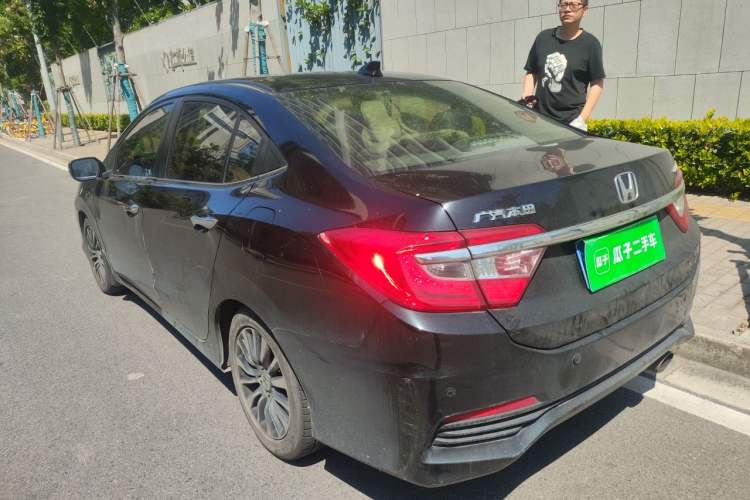 Used Honda Crider 2013 1.8L automatic luxury edition Rear Left 45 Deg