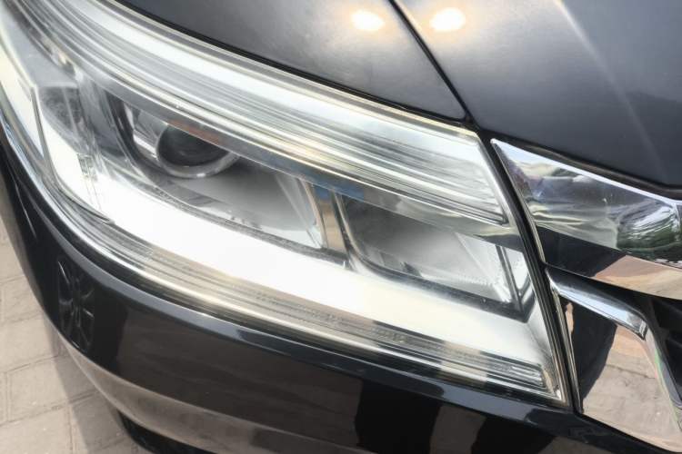 Used Honda Crider 2013 1.8L automatic luxury edition Right Front Headlight