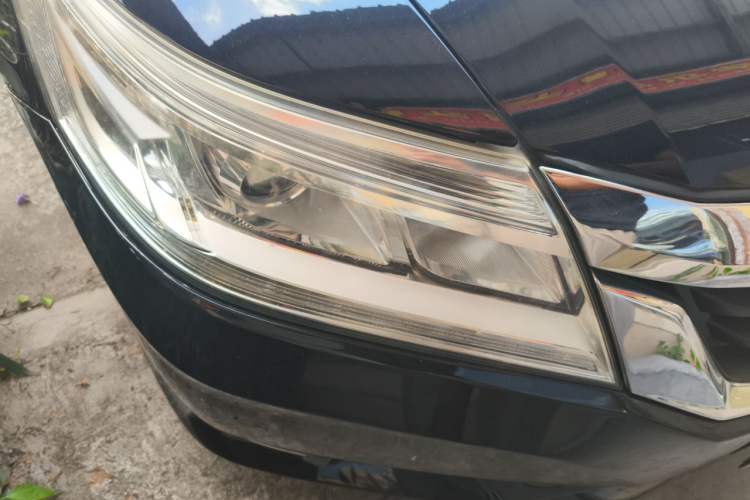 Used Honda Crider 2013 1.8L automatic luxury edition Right Front Headlight