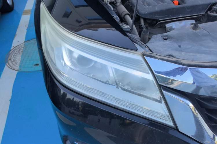 Used Honda Crider 2013 1.8L automatic luxury edition Right Front Headlight