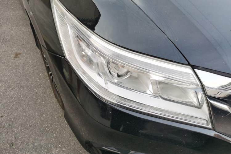 Used Honda Crider 2013 1.8L automatic luxury edition Right Front Headlight