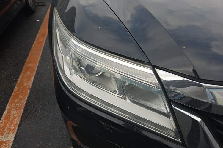 Used Honda Crider 2013 1.8L automatic luxury edition Right Front Headlight