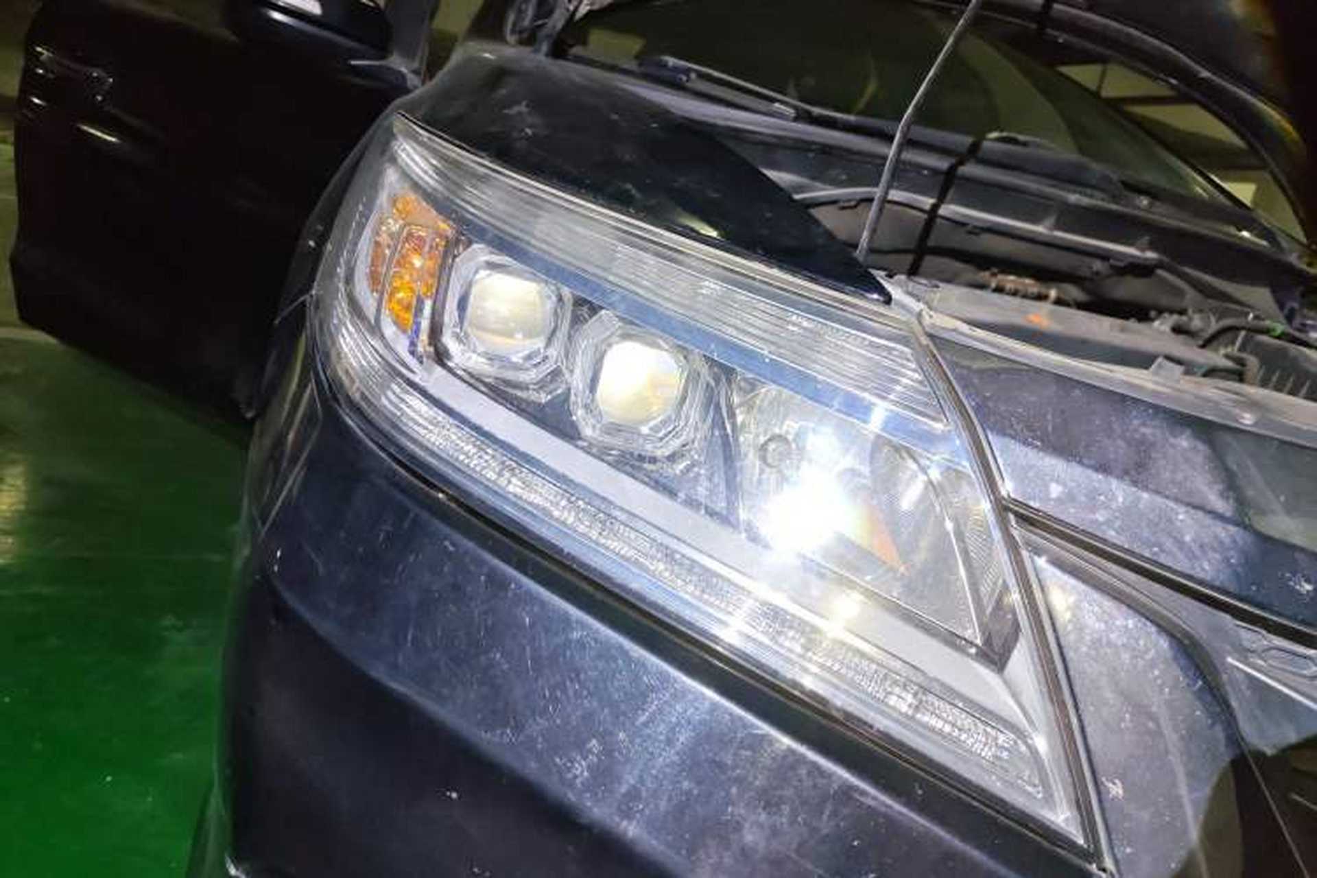 Used Honda Crider 2013 1.8L automatic flagship version Right Front Headlight