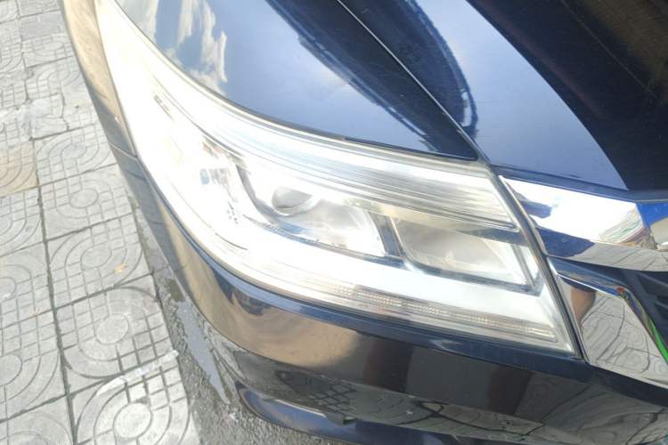 Used Honda Crider 2013 1.8L automatic luxury edition Right Front Headlight
