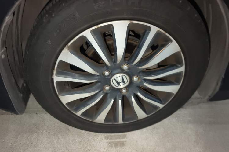 Used Honda Crider 2013 1.8L automatic comfort version Right Front Wheel Hub