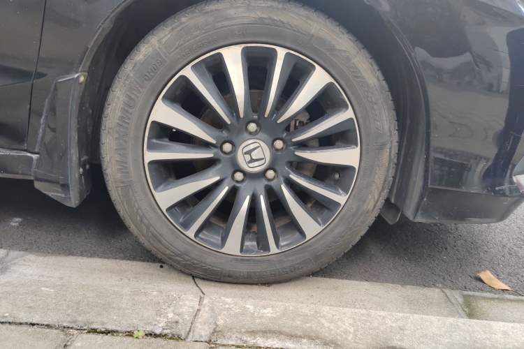 Used Honda Crider 2013 1.8L manual Comfort version Right Front Wheel Hub