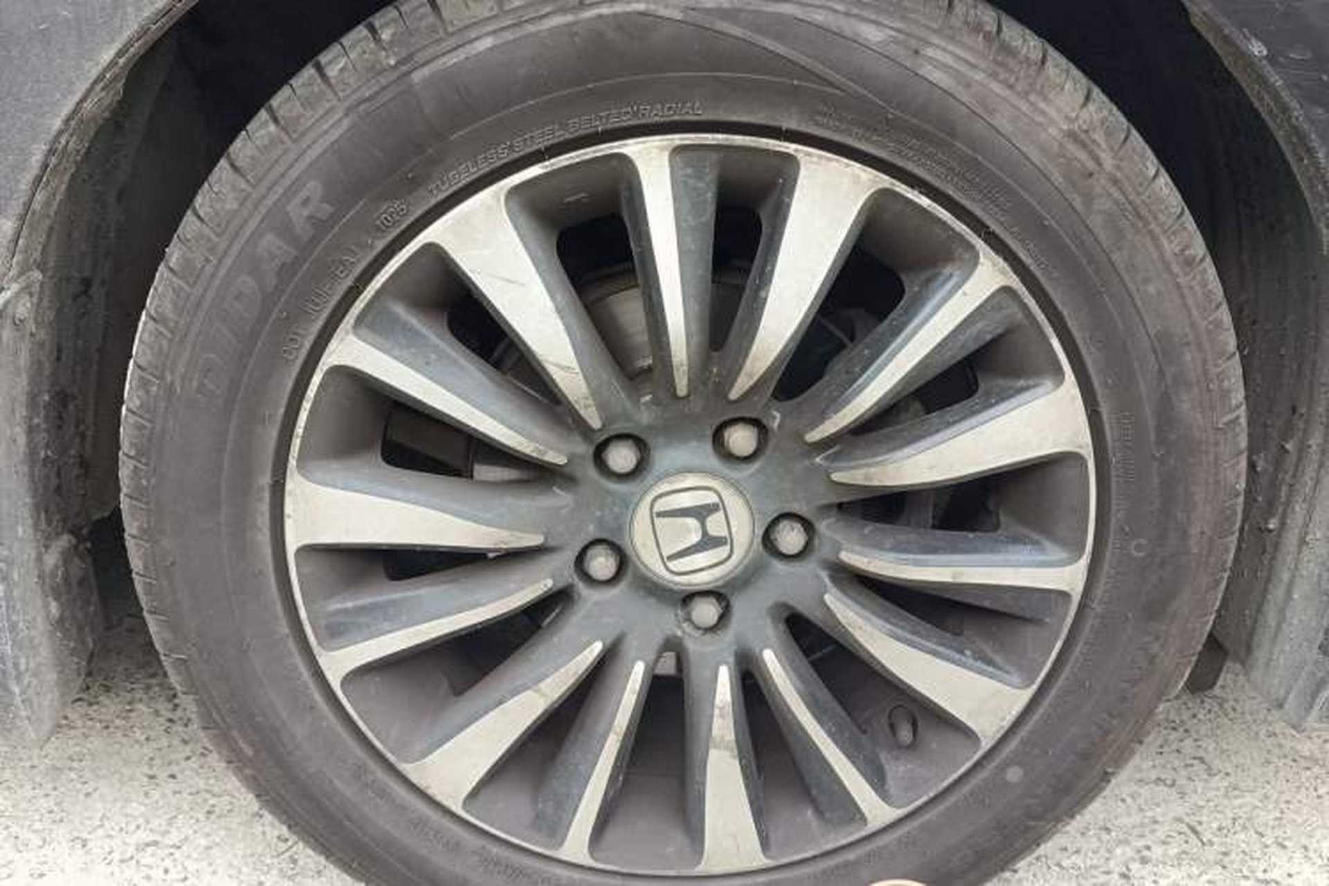 Used Honda Crider 2013 1.8L automatic luxury edition Right Front Wheel Hub