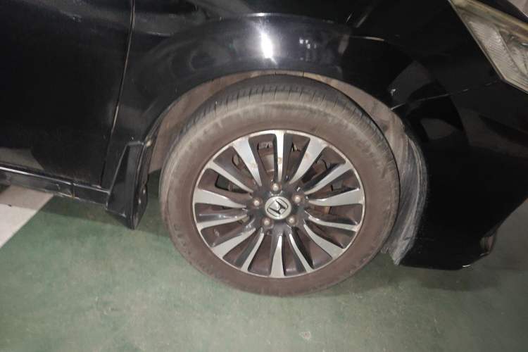 Used Honda Crider 2013 1.8L automatic luxury edition Right Front Wheel Hub