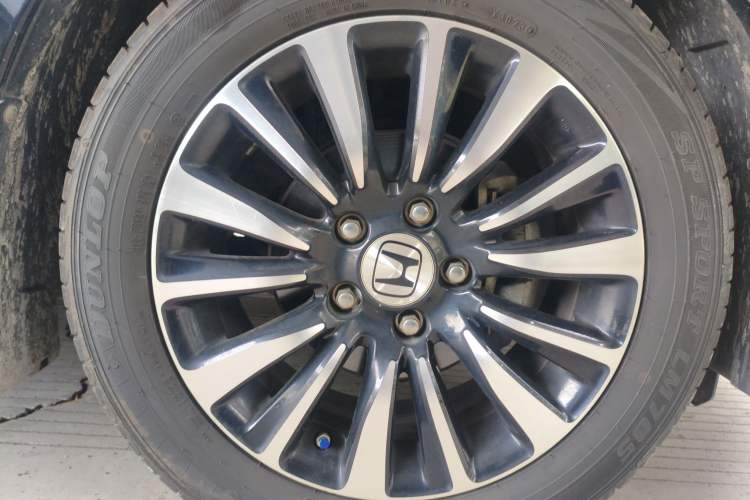 Used Honda Crider 2013 1.8L manual Comfort version Right Front Wheel Hub